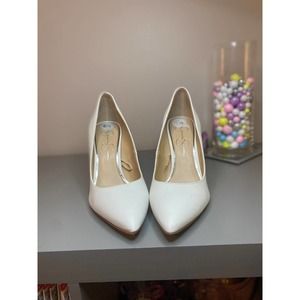 Jessica Simpson heel size 6.5